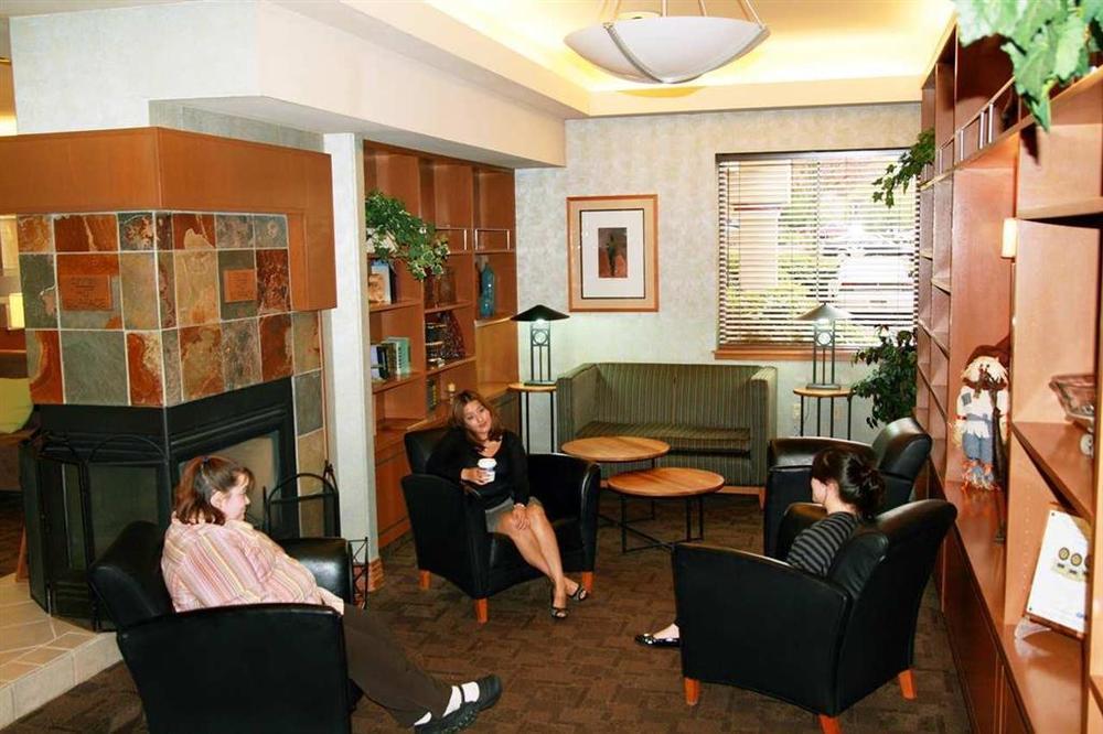 Hampton Inn & Suites Seattle North/Lynnwood Interior photo