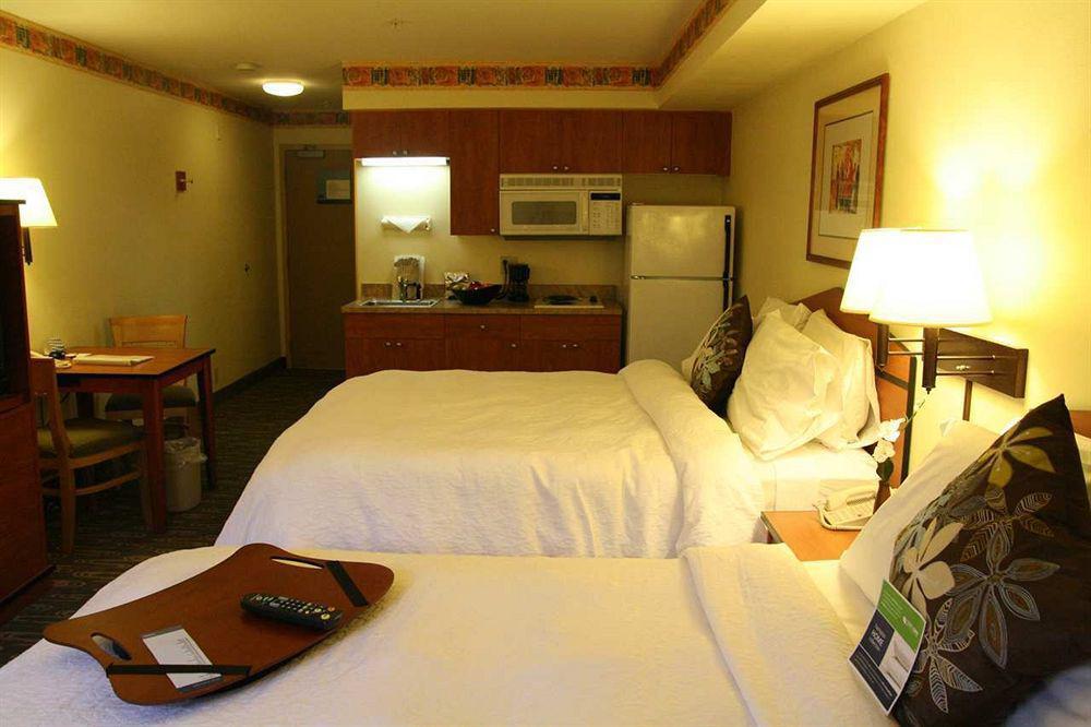 Hampton Inn & Suites Seattle North/Lynnwood Room photo